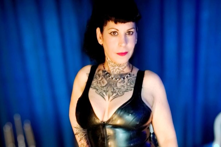 Lady Carmen Latexfetisch